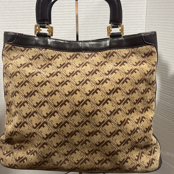 Salvatore Ferragamo bag. This bag is in great condition - Picture 2 of 7